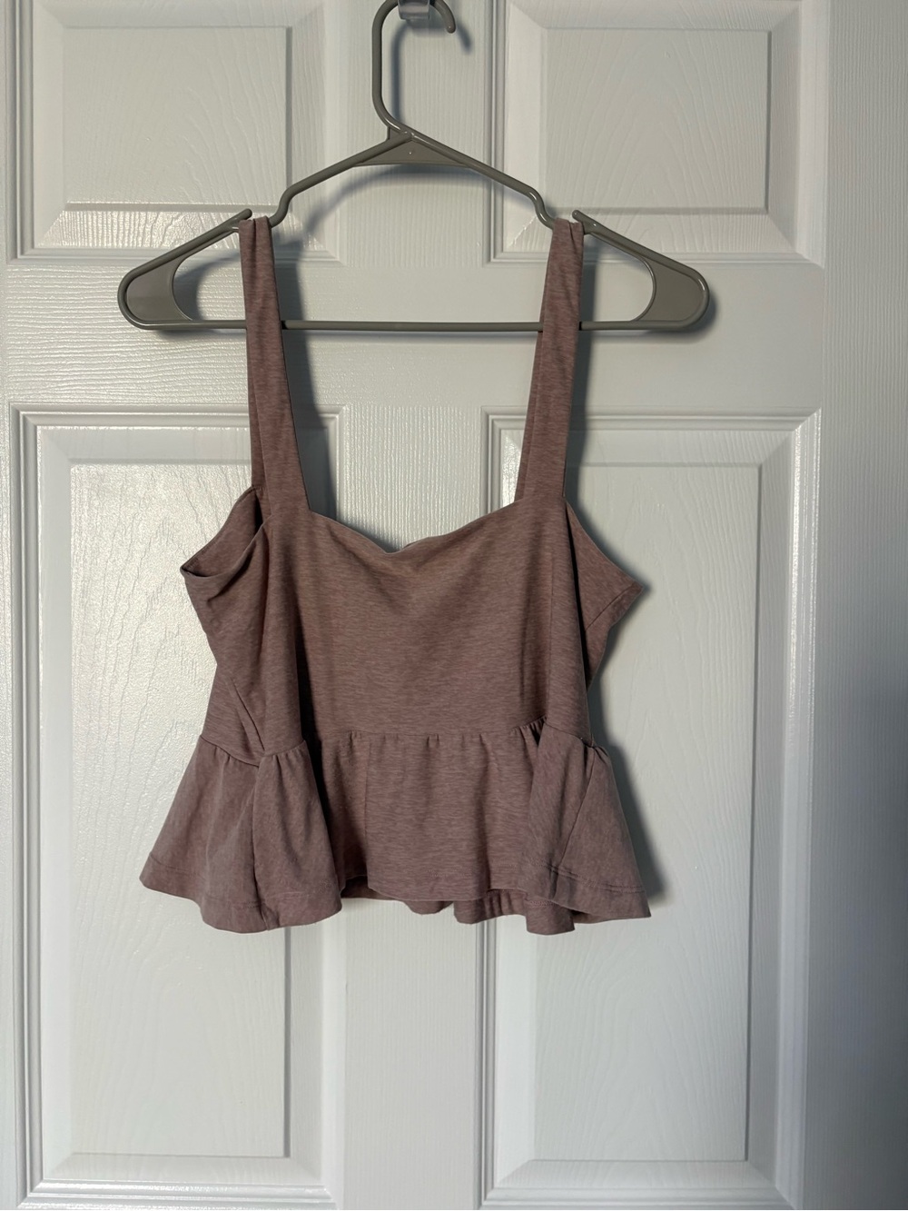 Beyond Yoga Featherweight Flounce Tank In Heather Beige Women's Size S